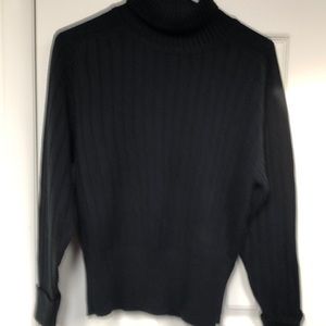 Comfy black pullover sweater